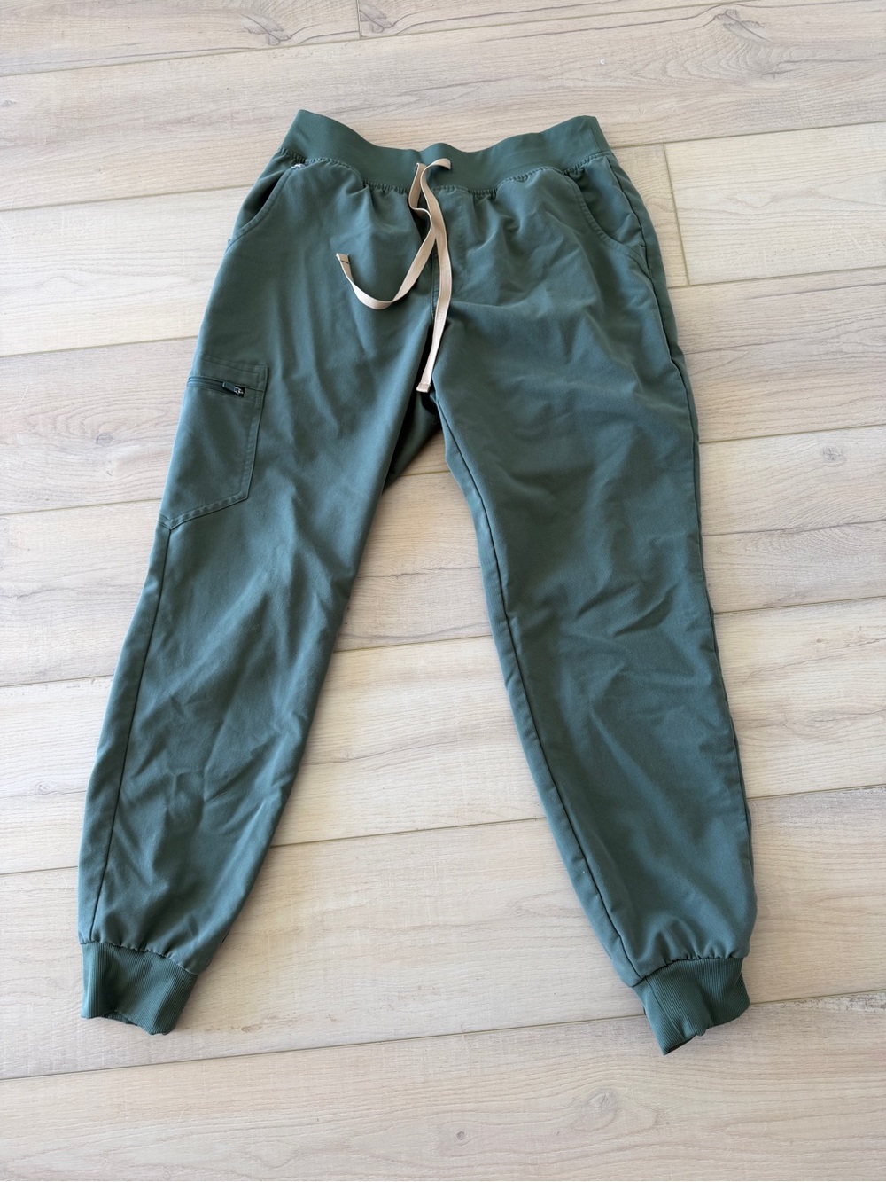 Figs Zamora Joggers in Moss